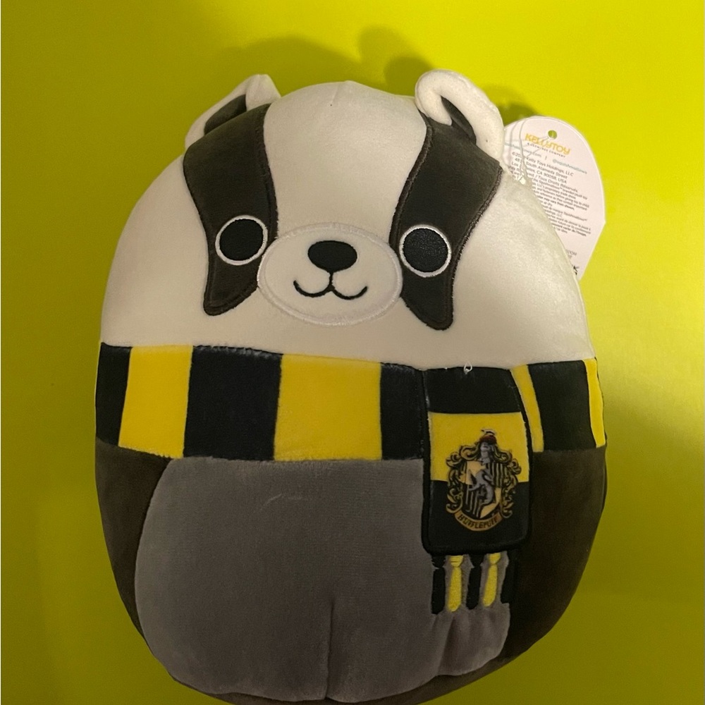 NWT Hufflepuff Badger Squishmallows